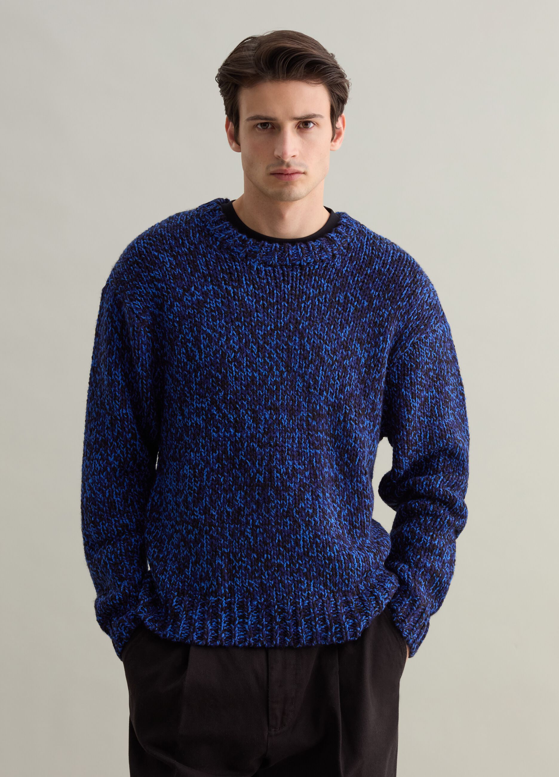 Pullover con trama effetto twist bicolore