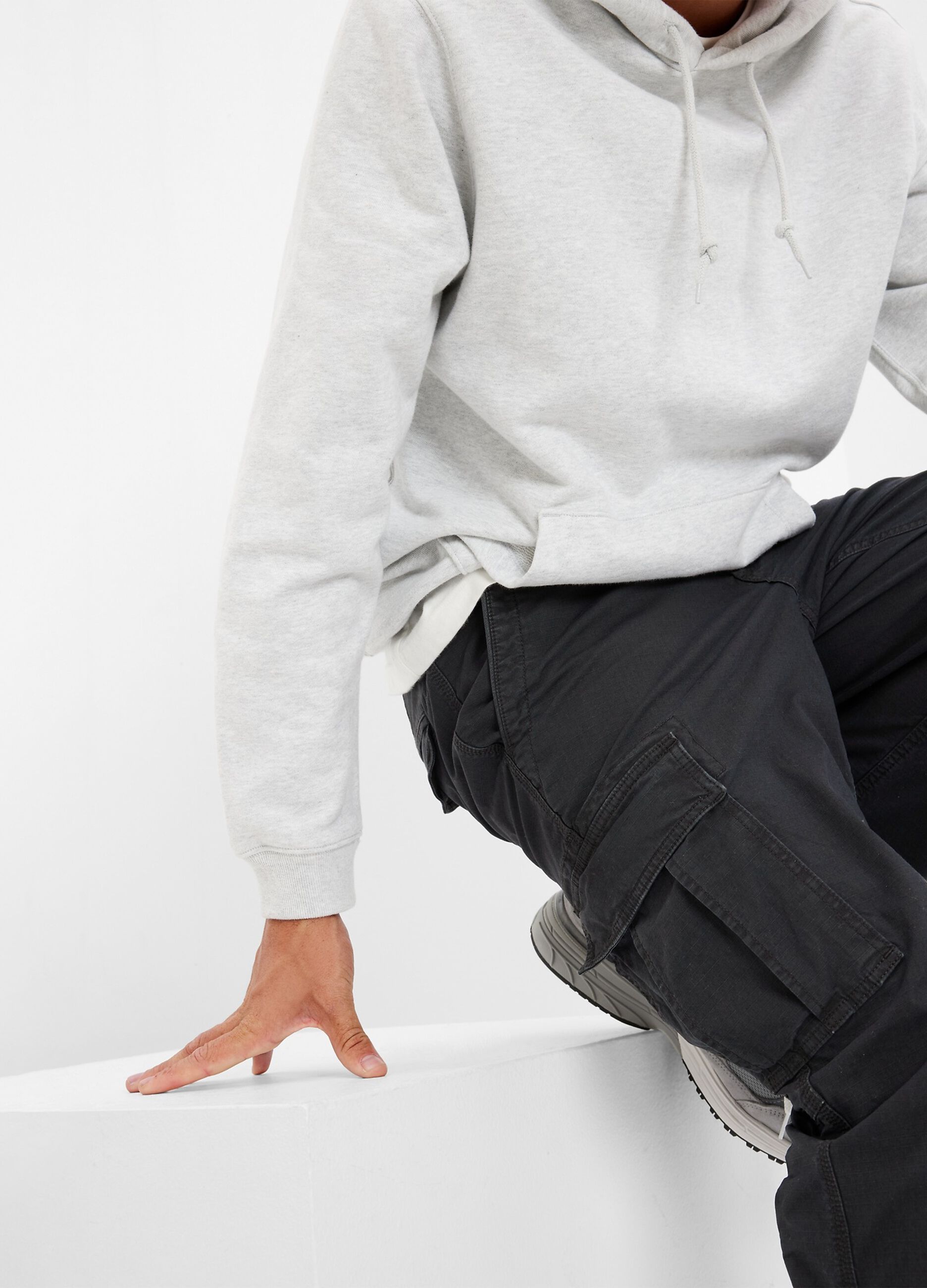 Cargo trousers with ripstop weave