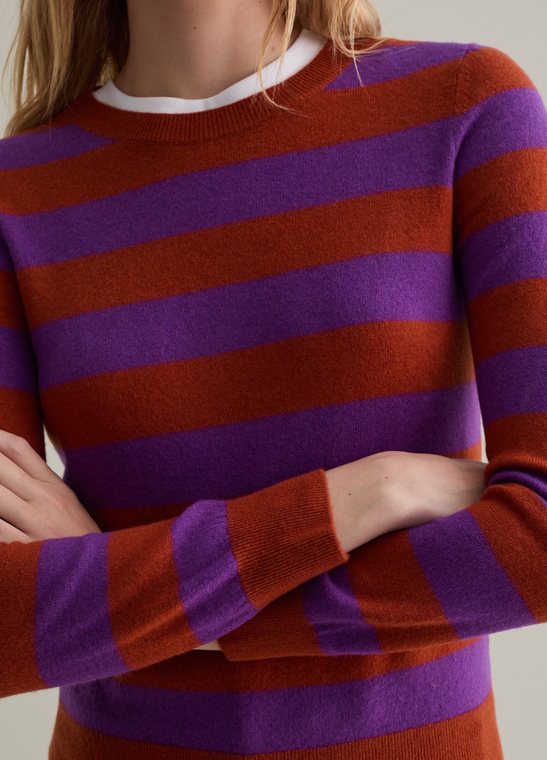 Pullover with round neck in striped wool