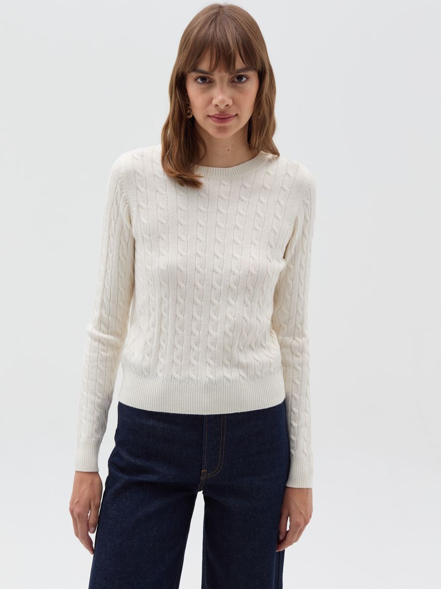 Ribbed pullover with cable-knit design_1