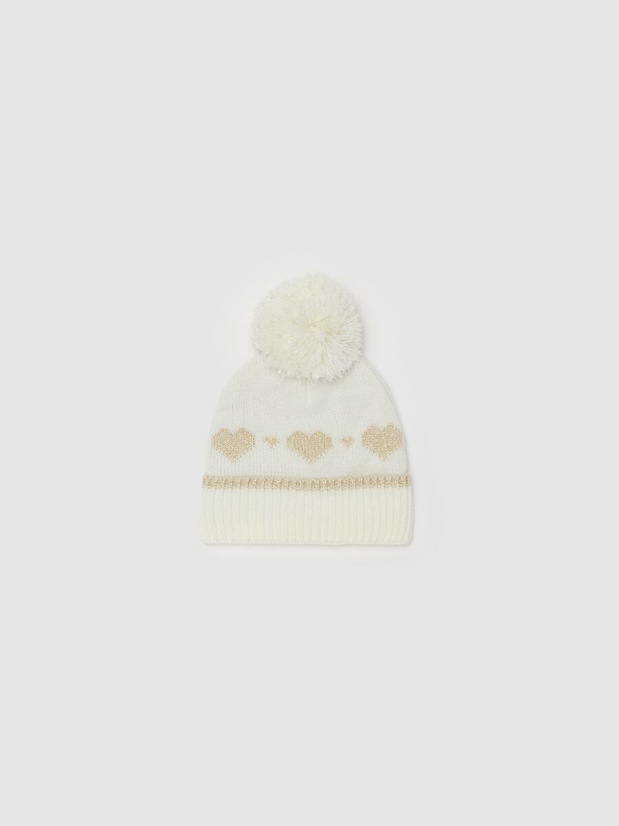 Hat with pompom and hearts design_0