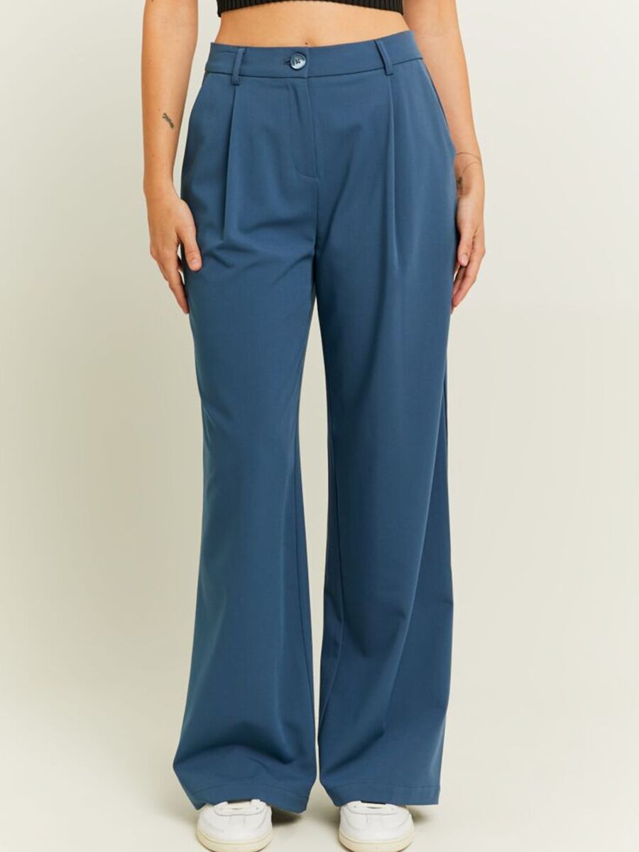 Straight-fit trousers with darts_1