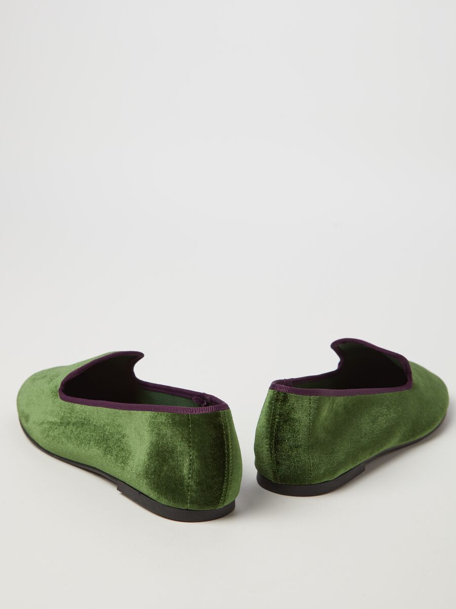 Slipper shoes with contrasting edging_1