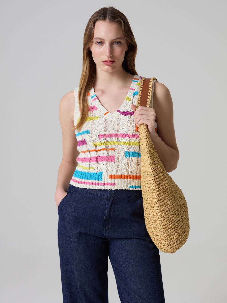 Ribbed closed gilet with multicoloured pattern_0