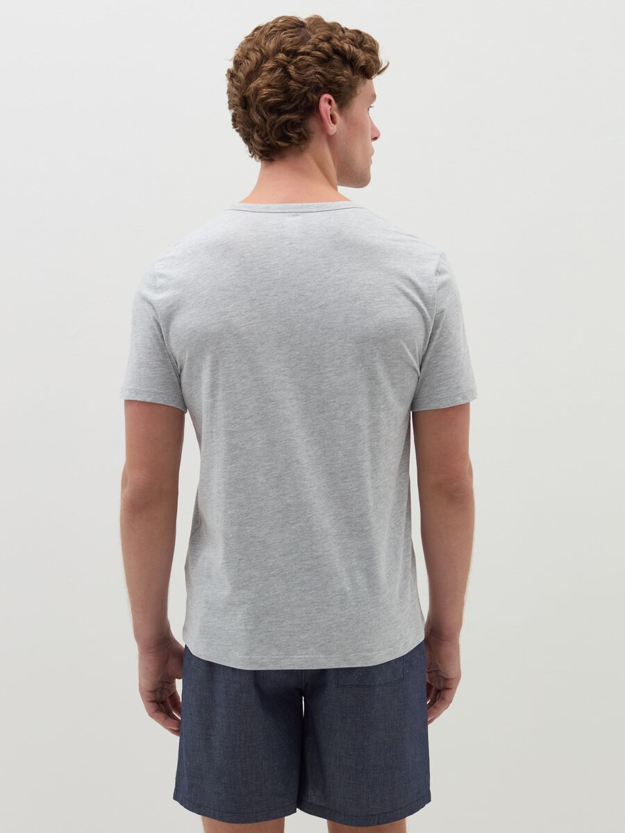 Two-pack V-neck undershirts in jersey_2