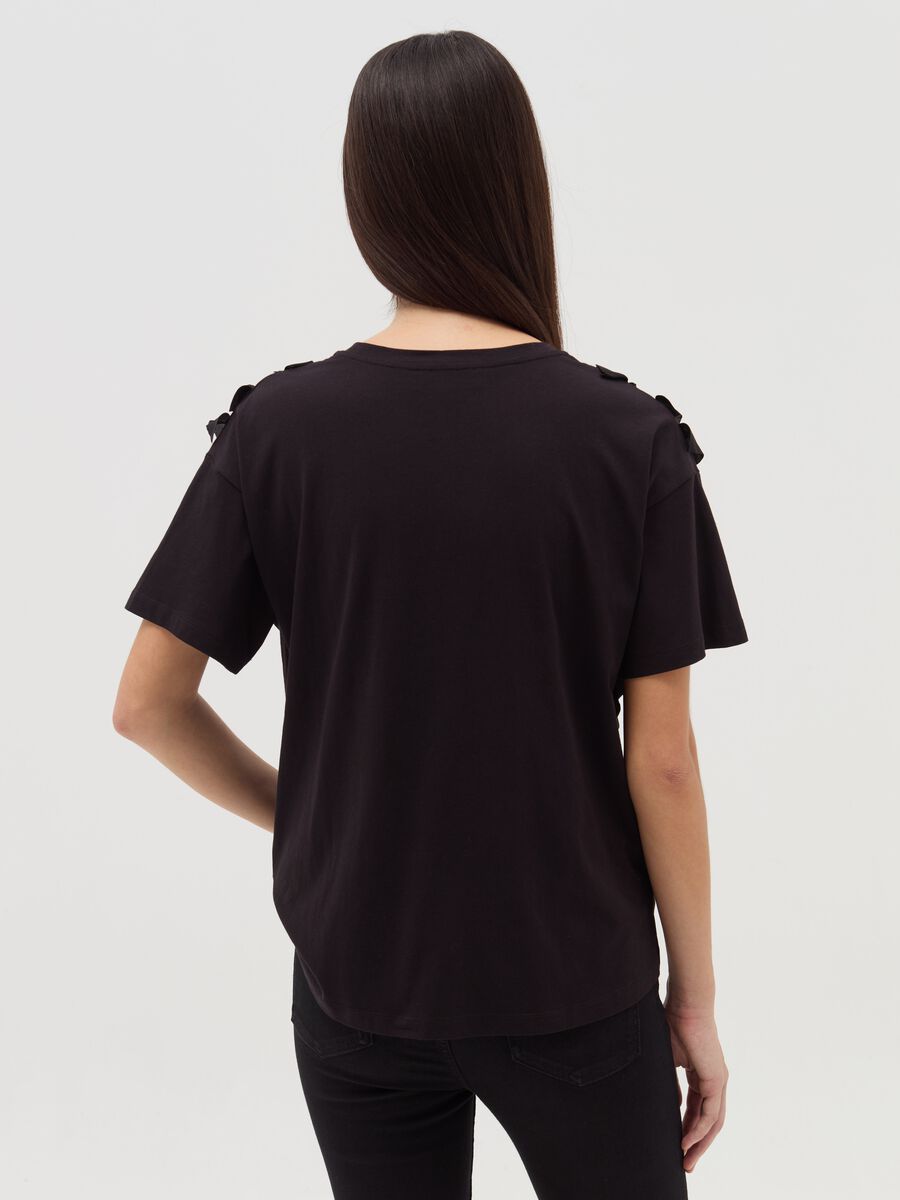 T-shirt with frills and flounce_2