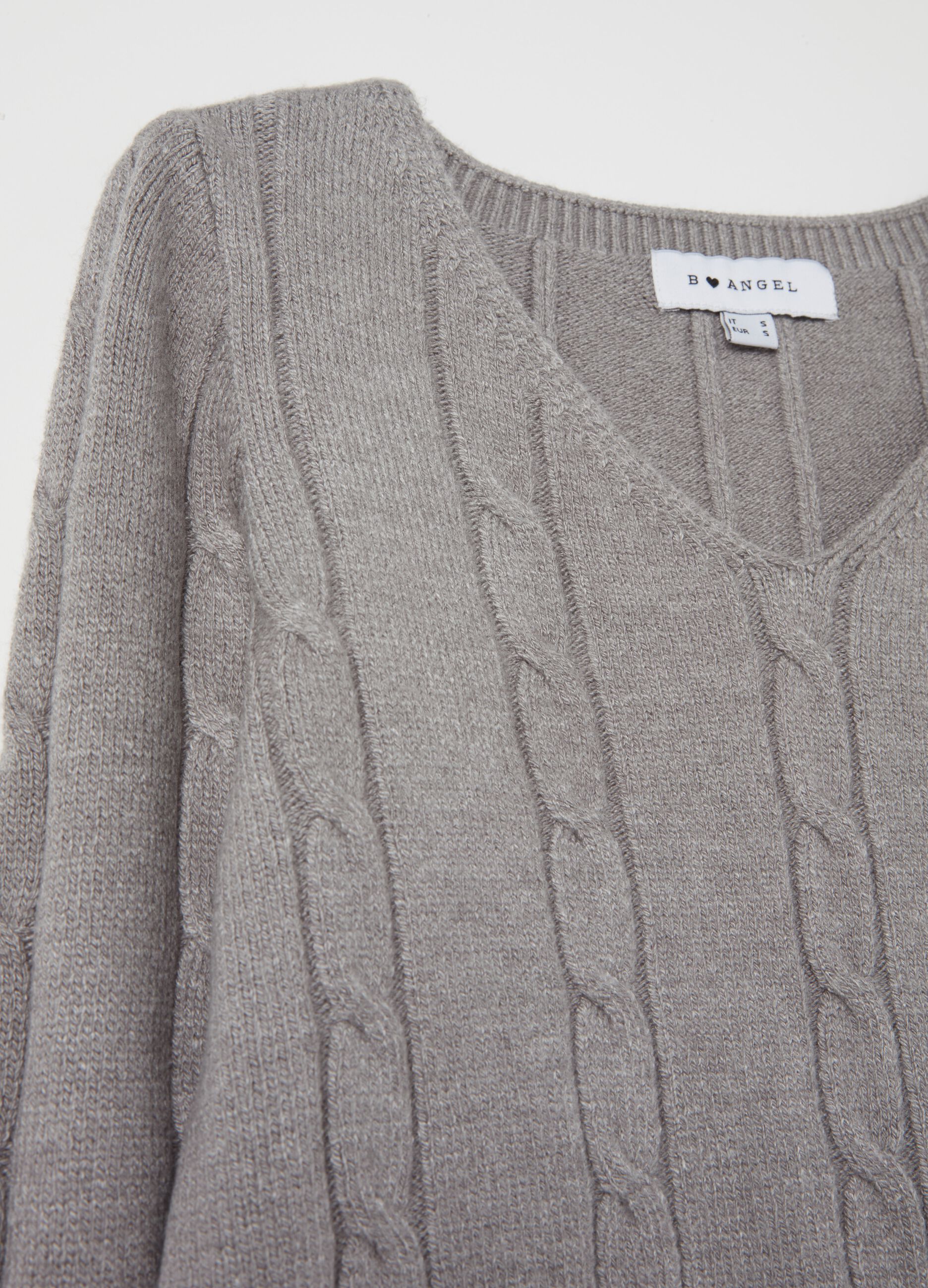 Cable-knit crop pullover with V neck