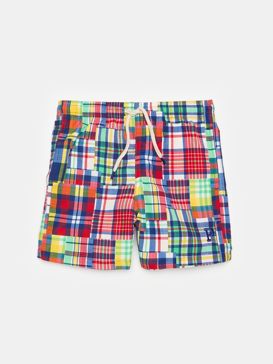 Swimming trunks with drawstring and check print_4