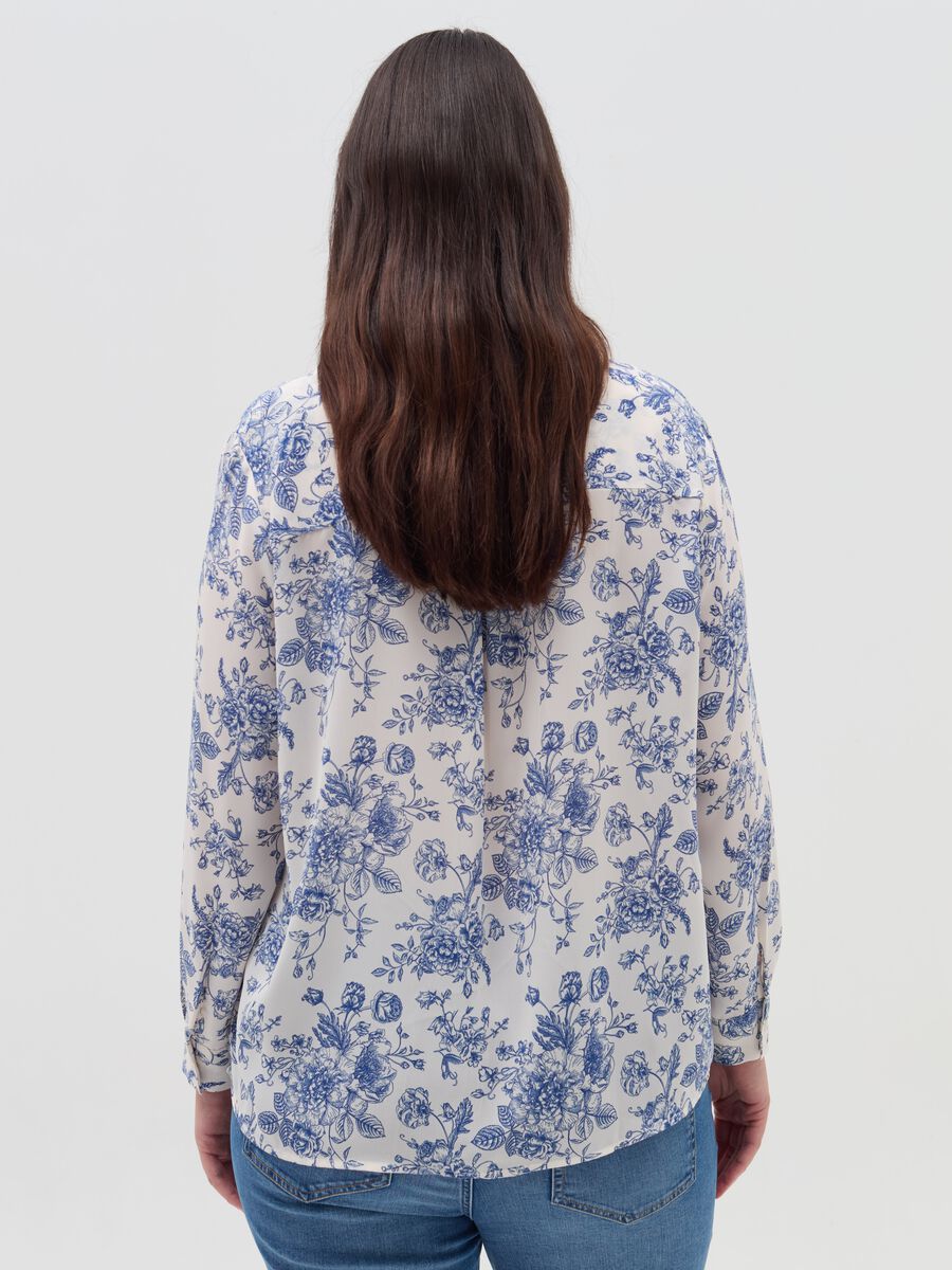 Curvy shirt with toile print_3