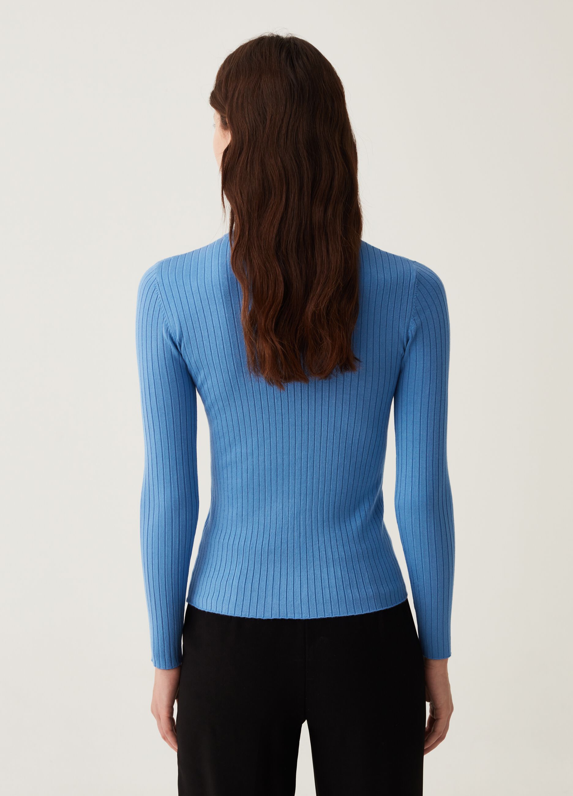 Pullover mock neck a coste piatte