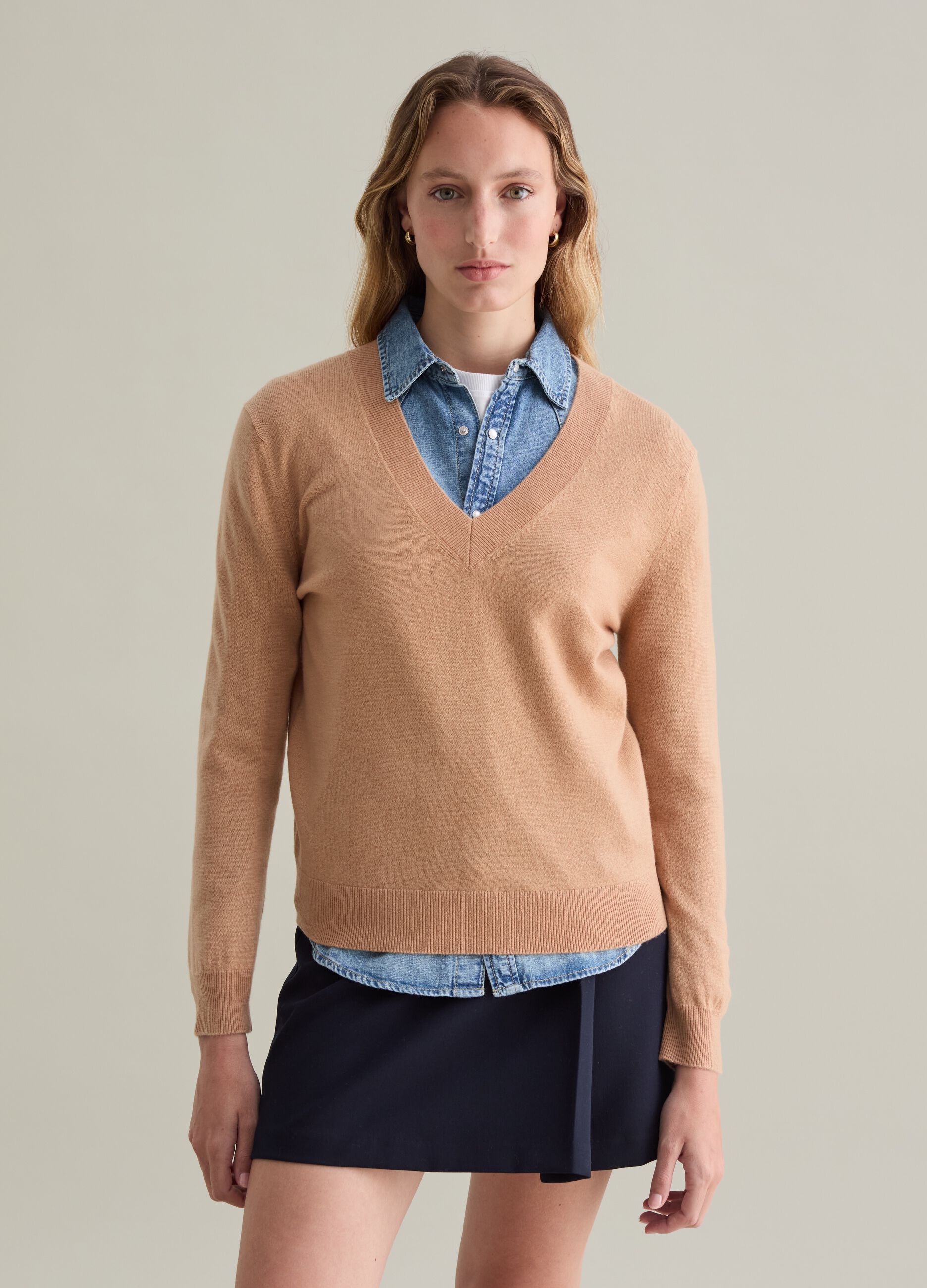 V-neck pullover in wool