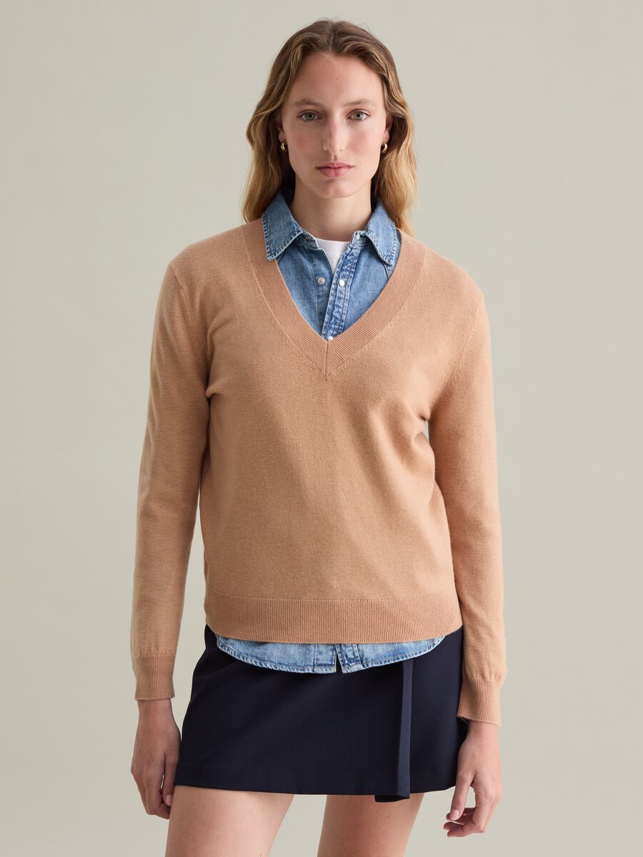 V-neck pullover in wool_1