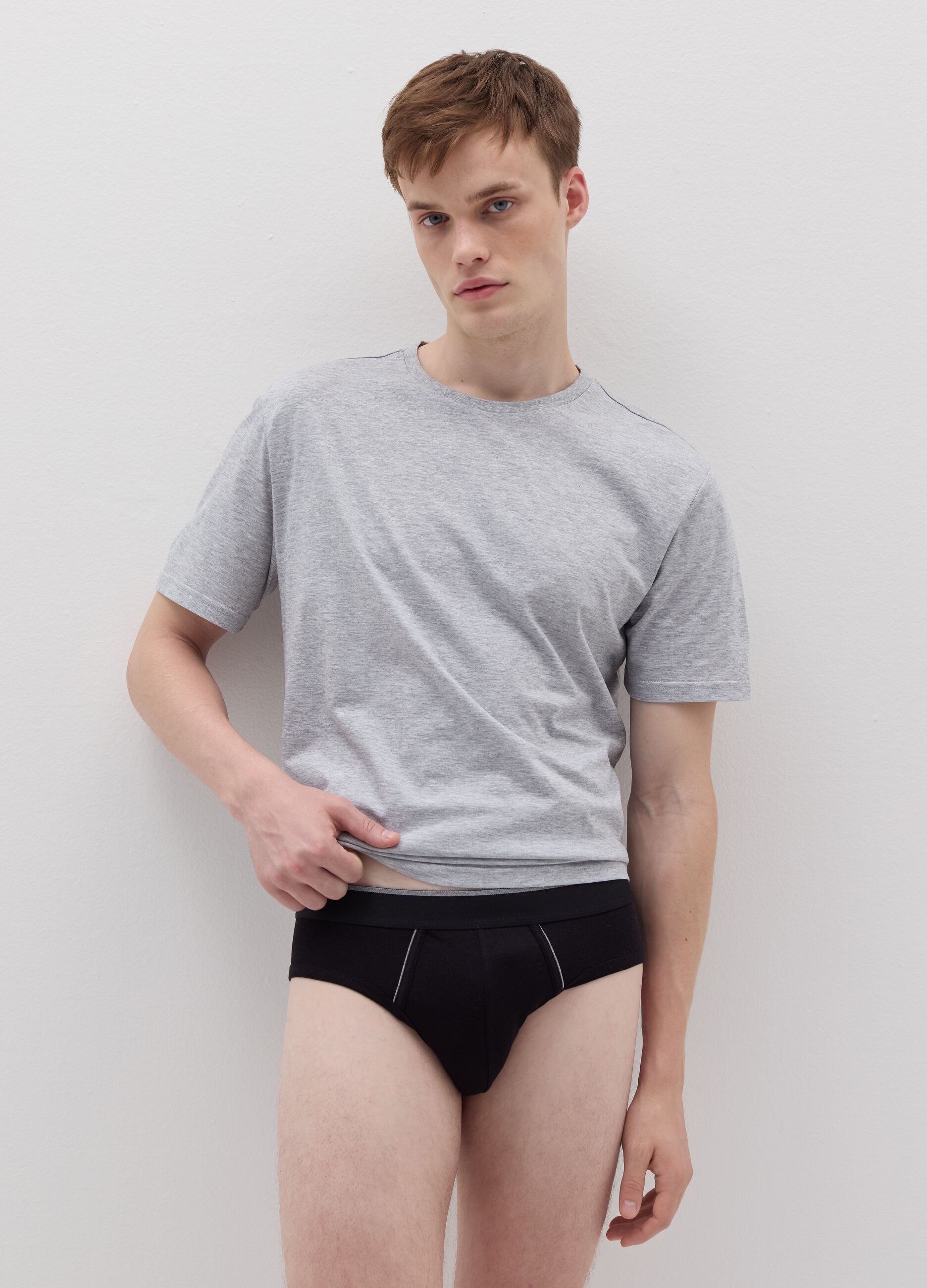 Two-pack briefs with contrasting piping