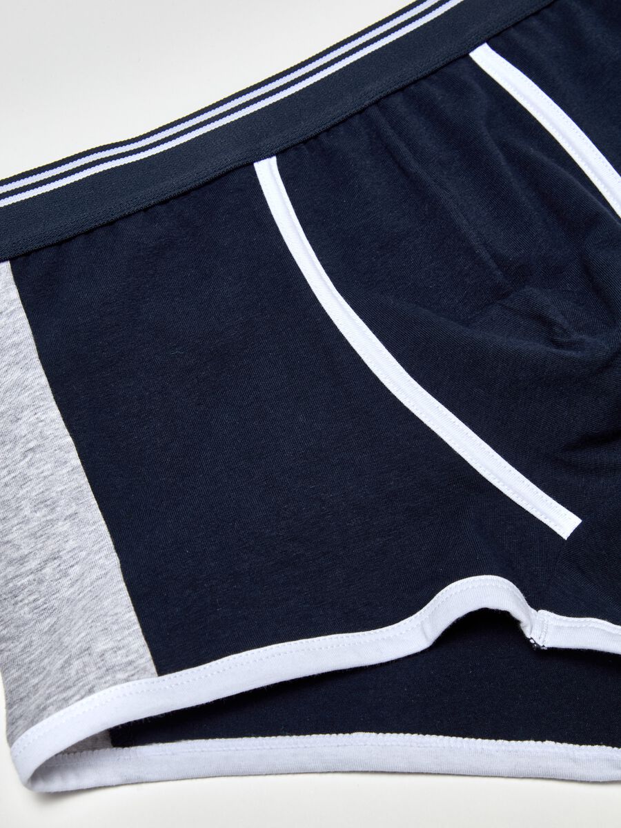 Boxer shorts with contrasting details_5