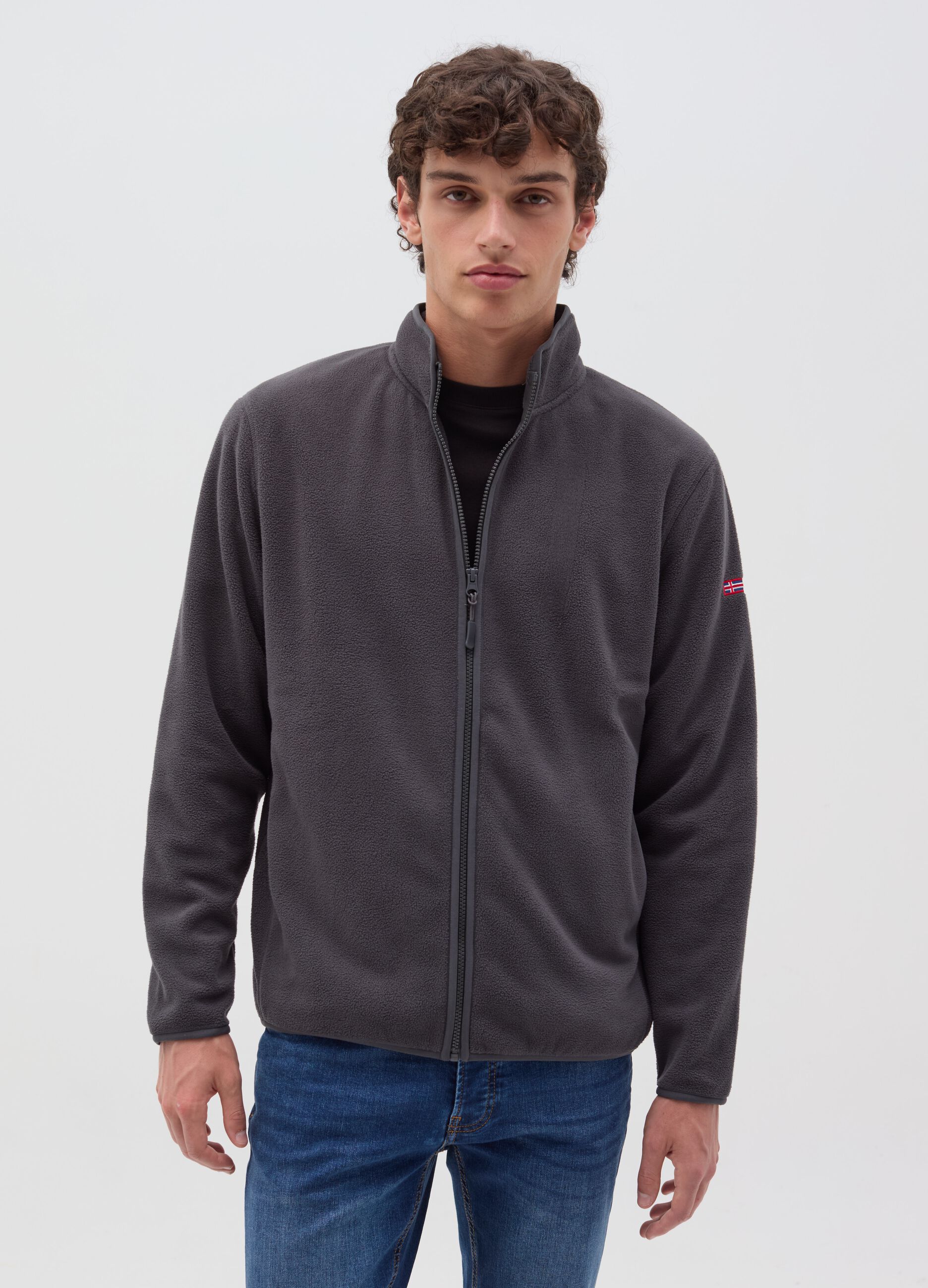 Full-zip sweatshirt in fleece with patch