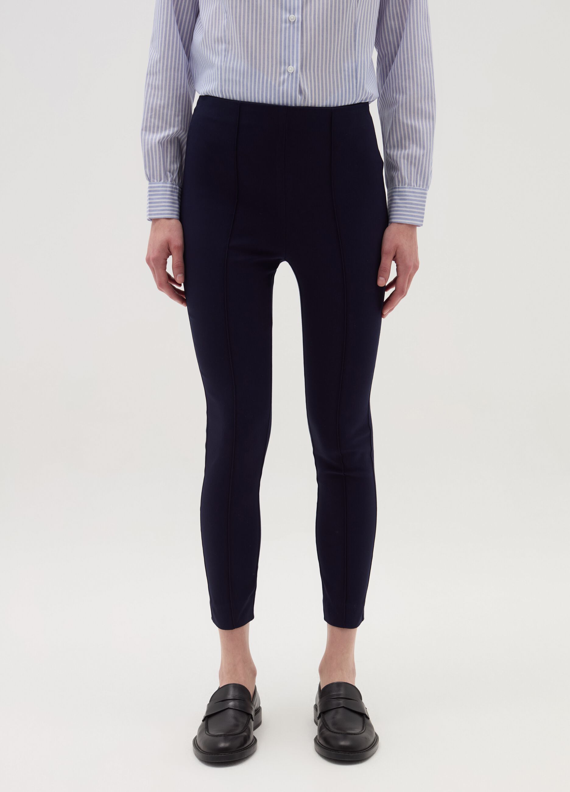 Leggings with raised stitching