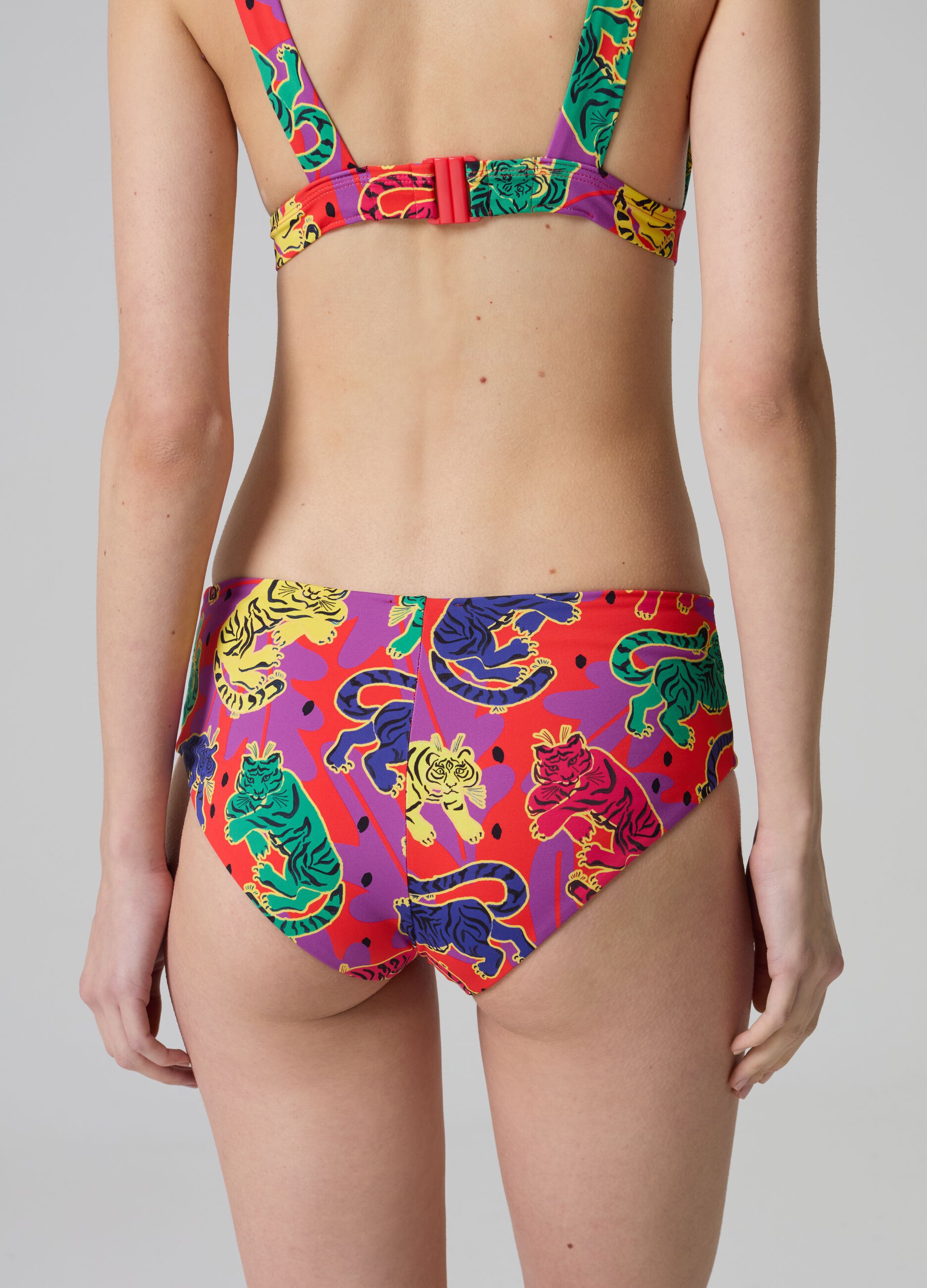 High-waist bikini bottoms with exotic print