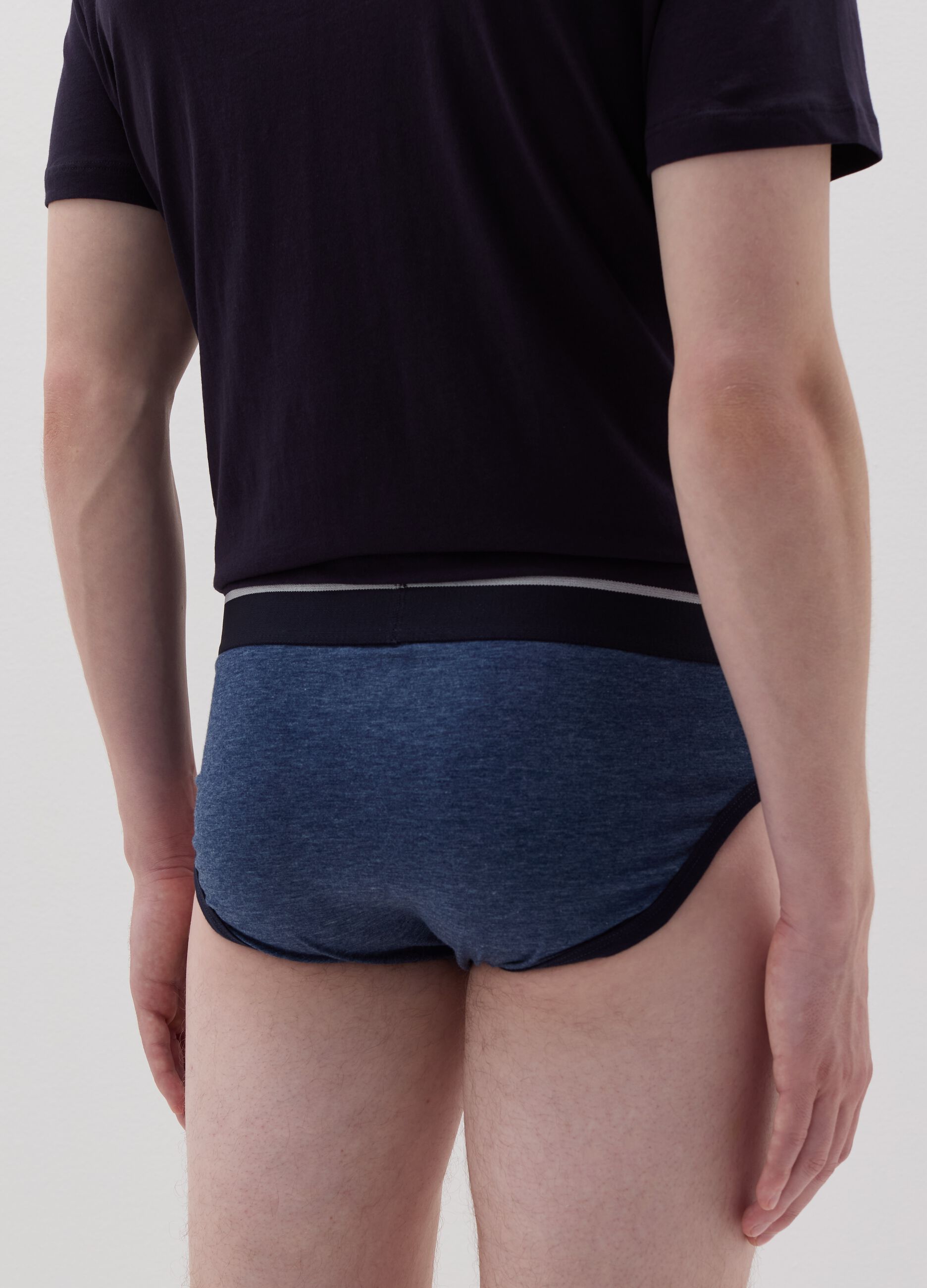 Three-pack briefs with contrasting piping