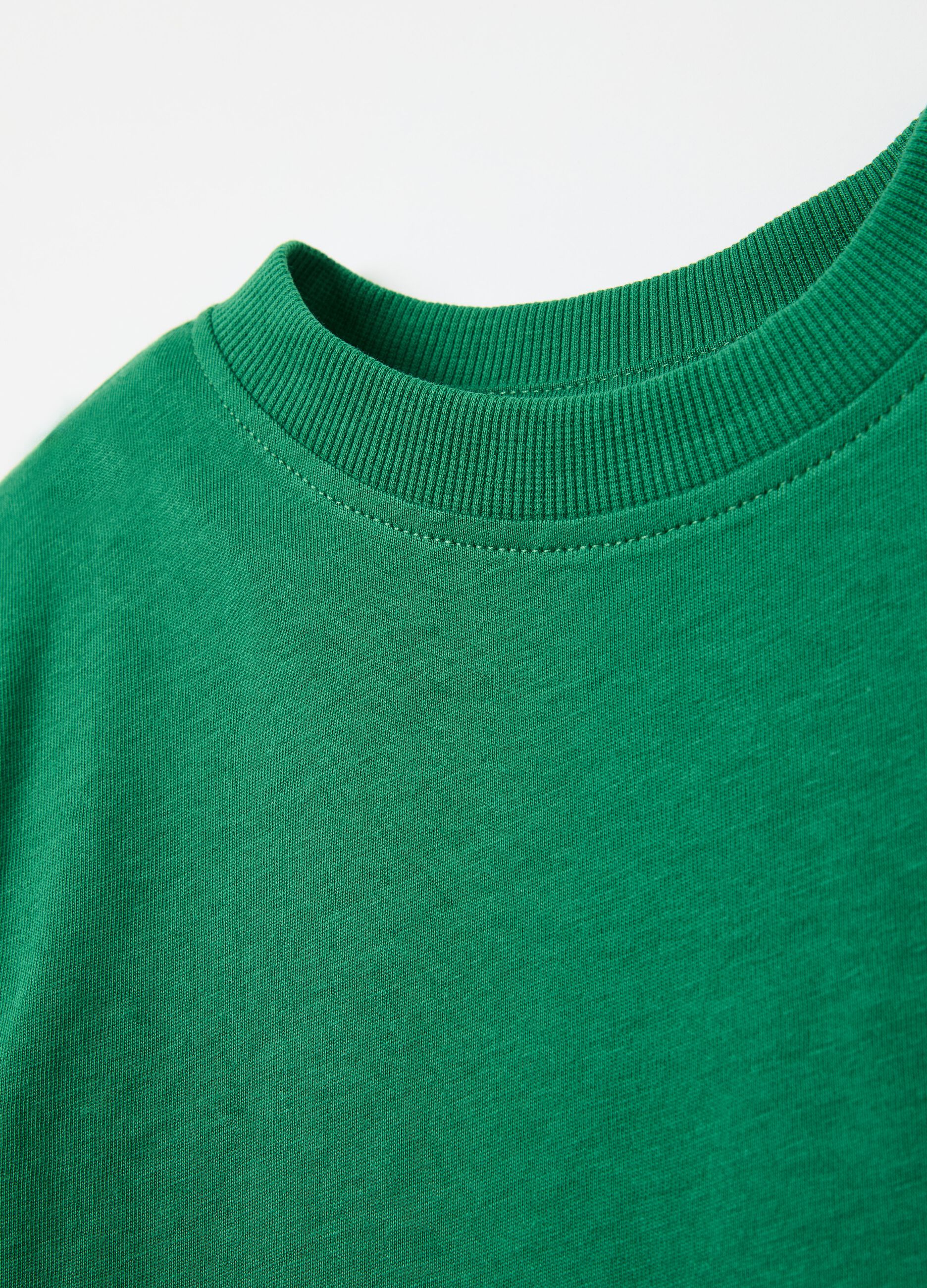 Solid colour T-shirt in organic cotton