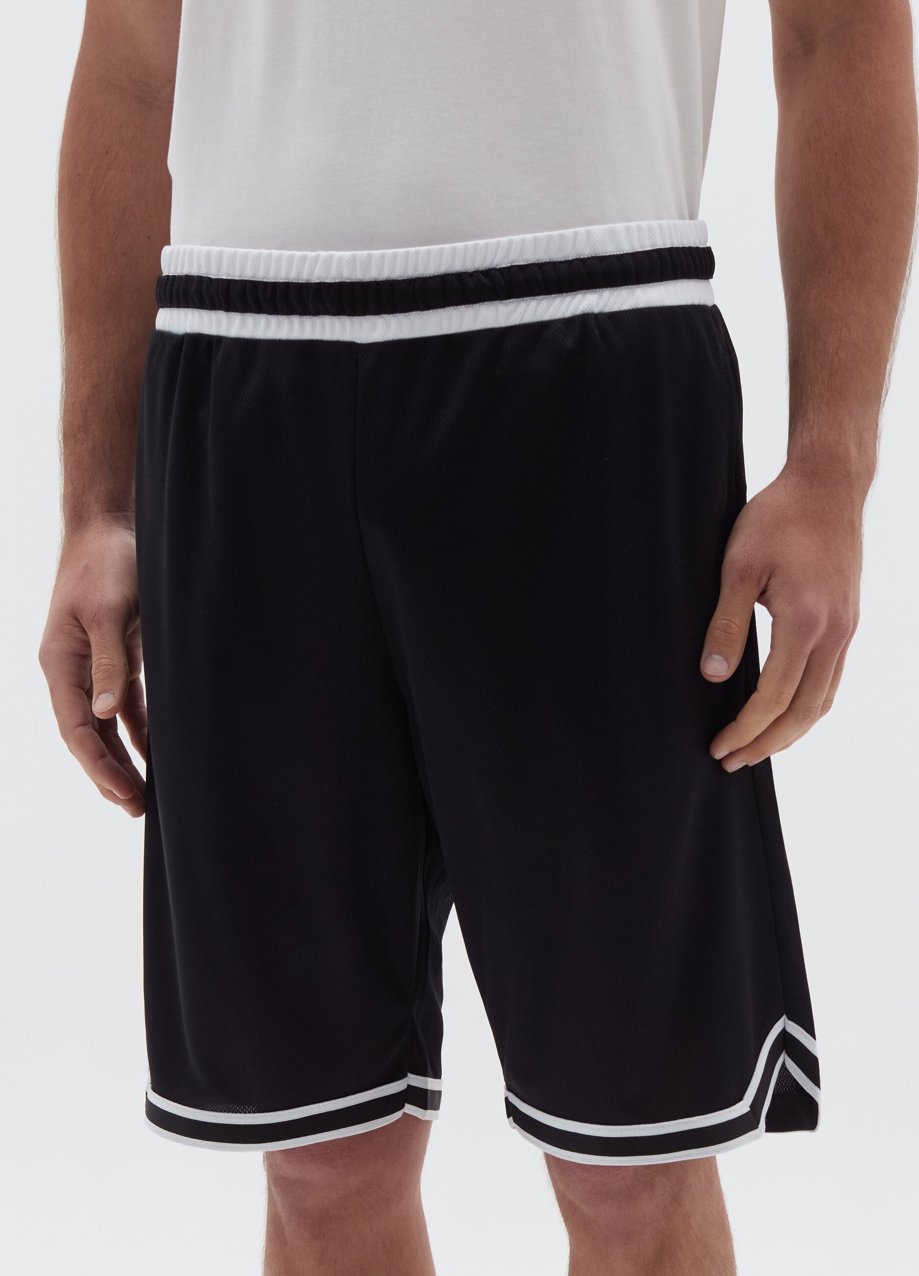 Bermuda joggers with striped edging