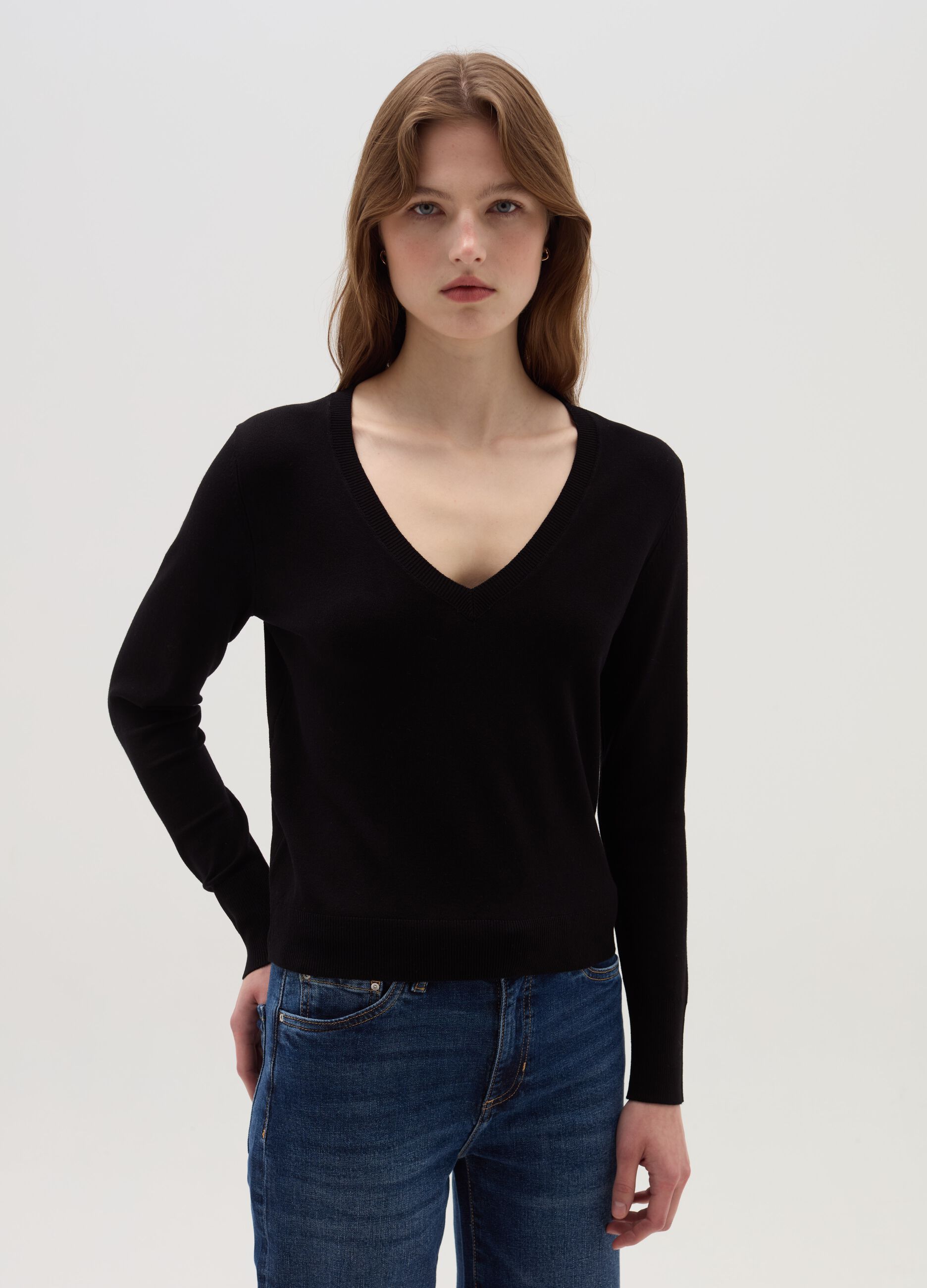 V-neck pullover