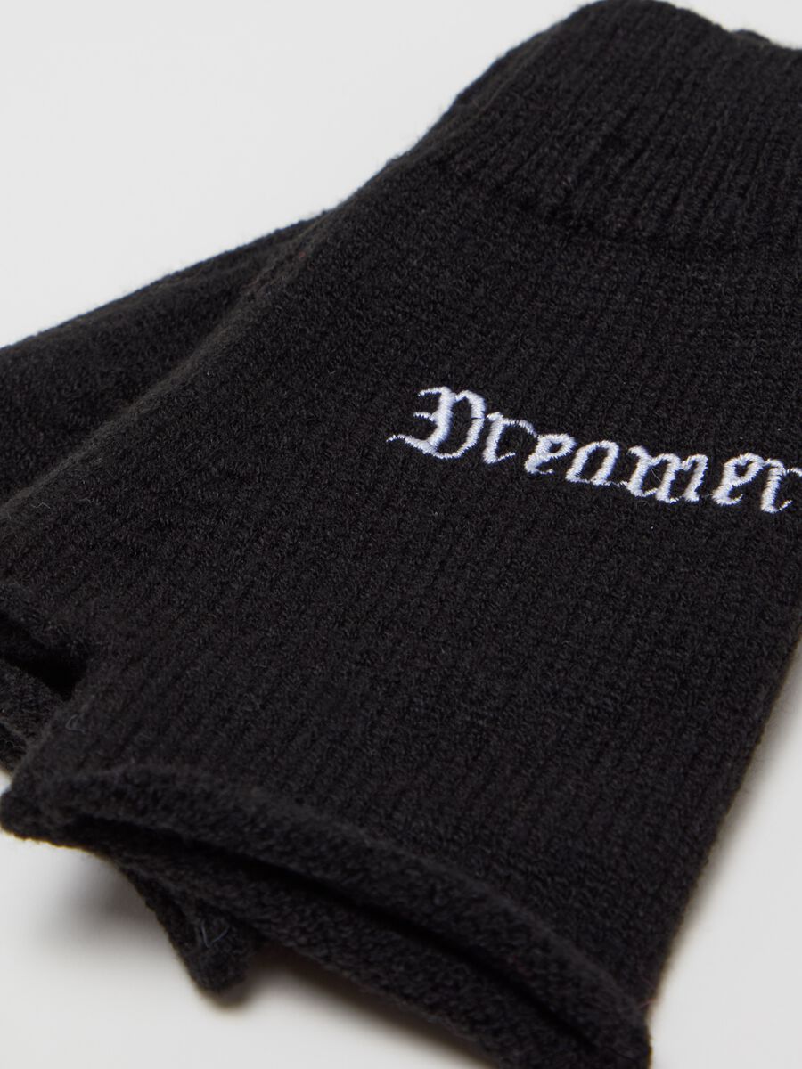 Fingerless gloves with "Dreamer" embroidery_2