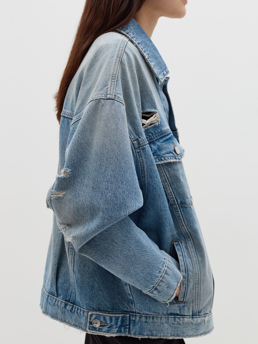 Denim jacket with abrasions_2