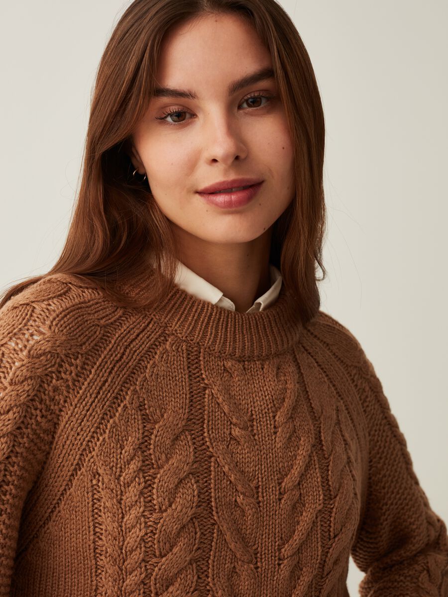 Pullover with cable-knit design_3