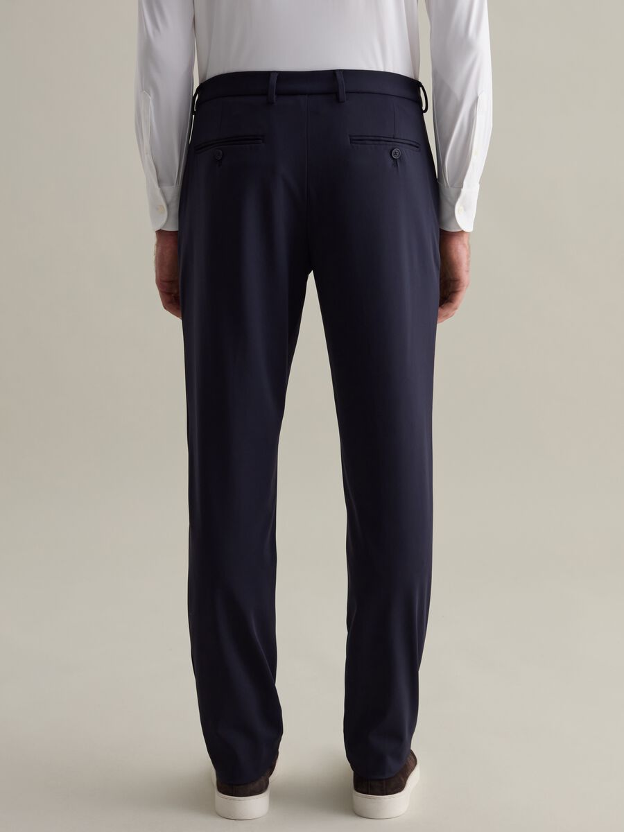 Contemporary chino trousers in technical fabric_2