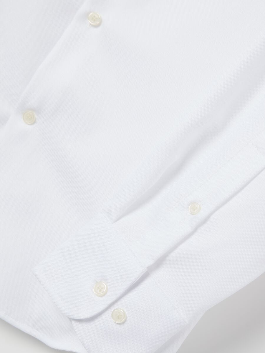 Slim-fit shirt with cut-away collar_5