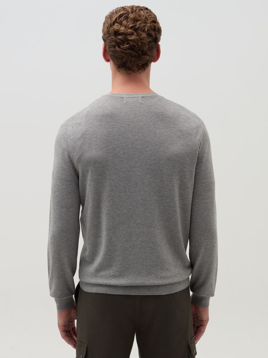 Round neck pullover_2