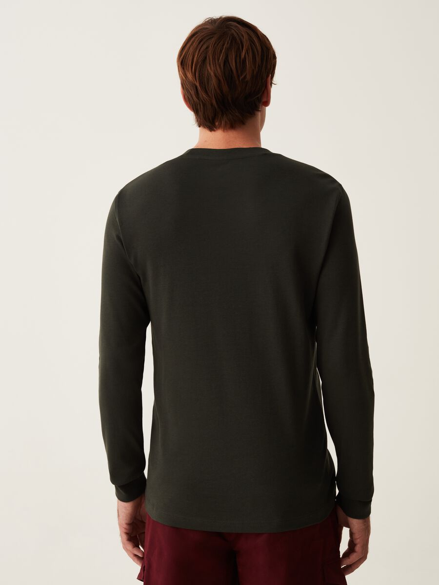 Long-sleeved T-shirt with round neck_2