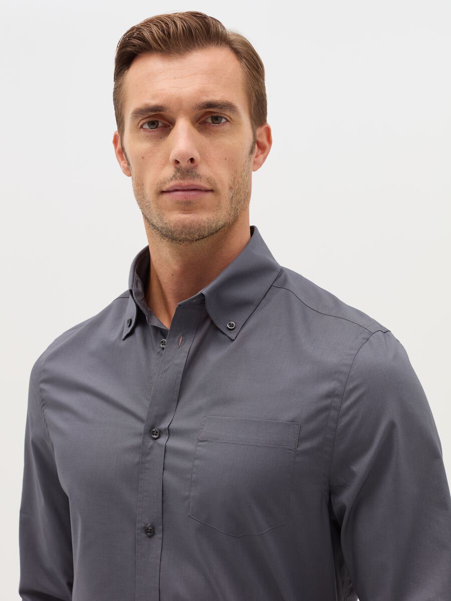 Regular-fit shirt with button-down collar_0