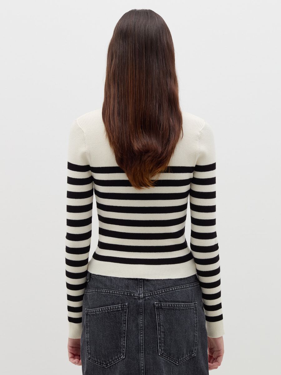 Pullover with striped mock neck_3