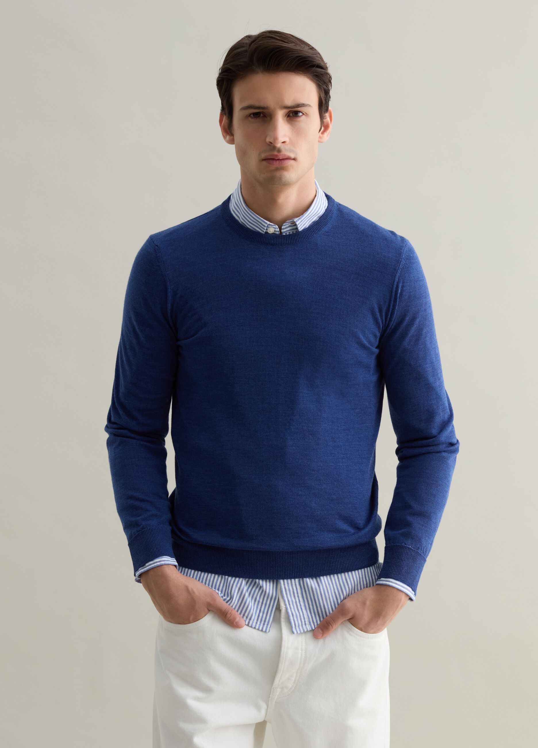 Merino wool pullover with round neck