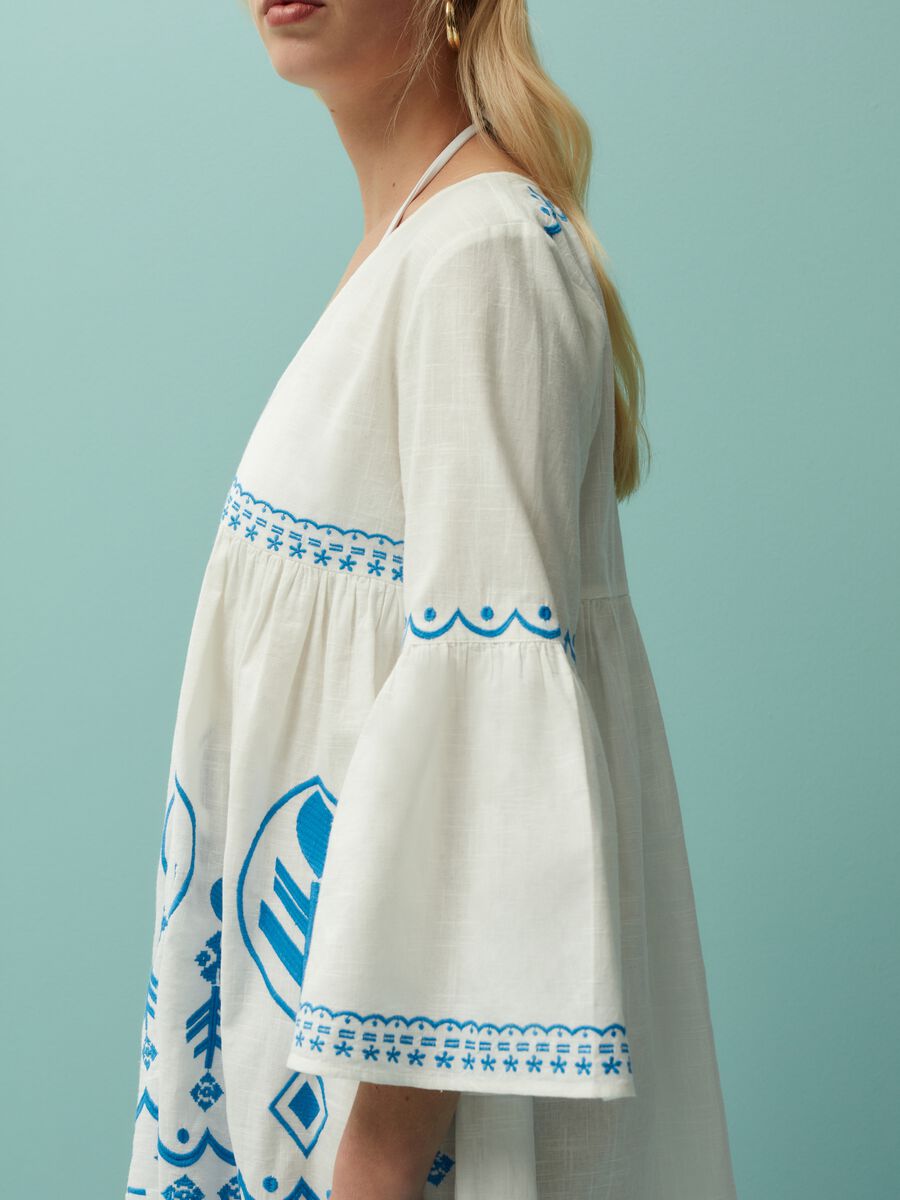 Beach cover-up dress with ethnic embroidery_3