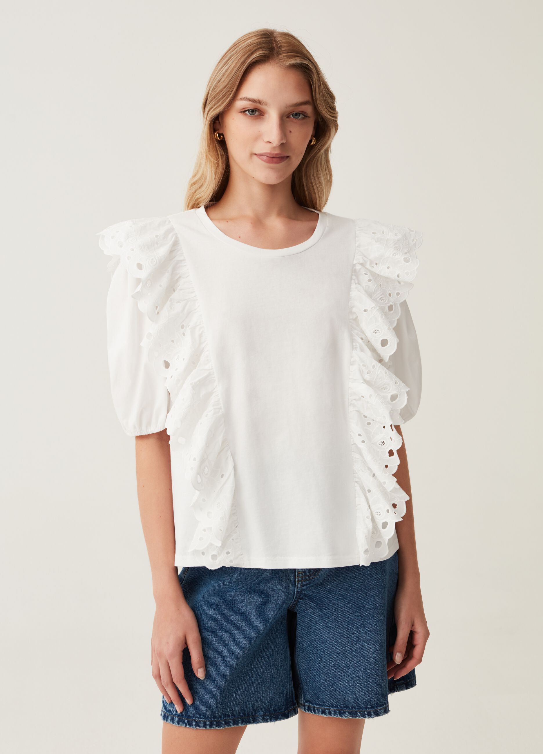 T-shirt with broderie anglaise lace frills