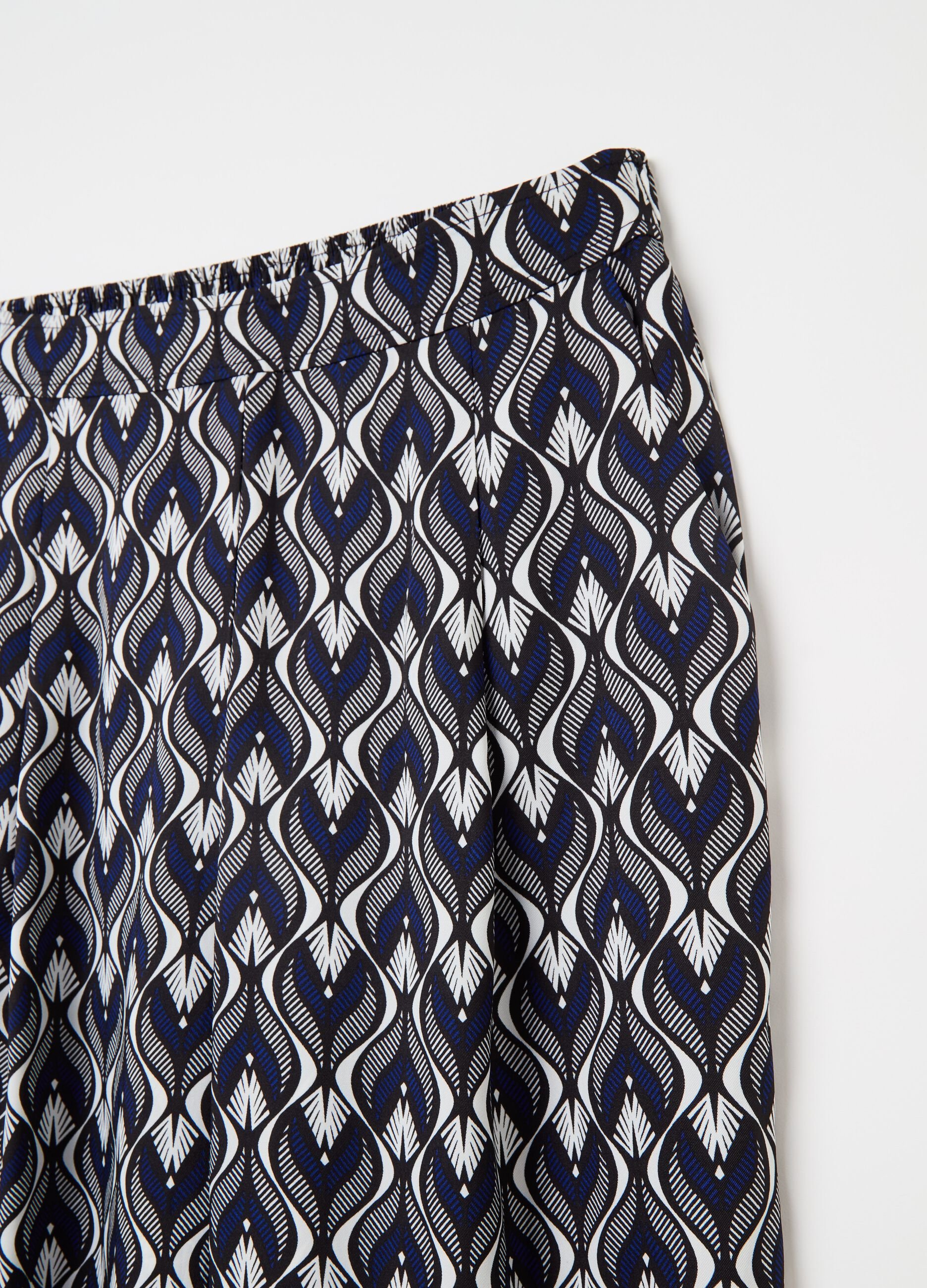 Relaxed-fit trousers with pattern print