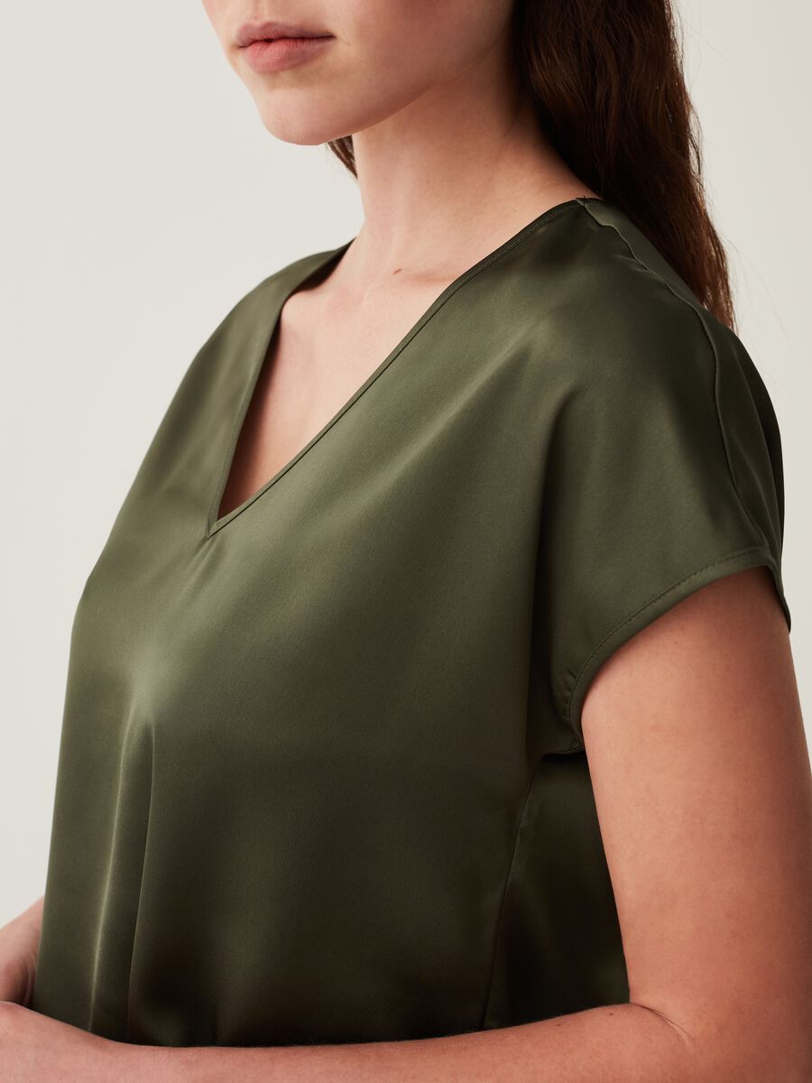 Satin blouse with V neck_3