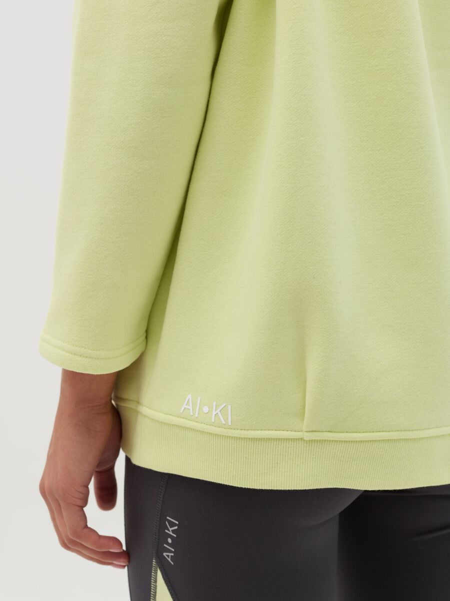 AI•KI sweatshirt with V neck_2