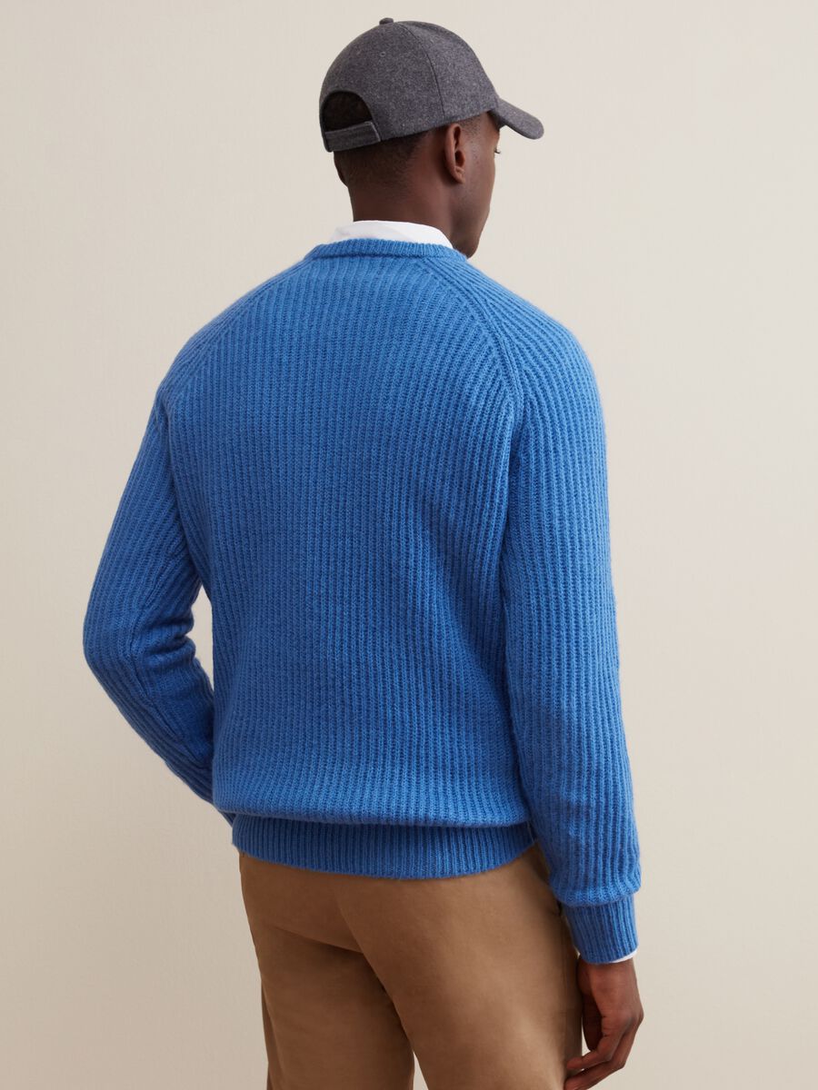 Ribbed pullover with raglan sleeves_2