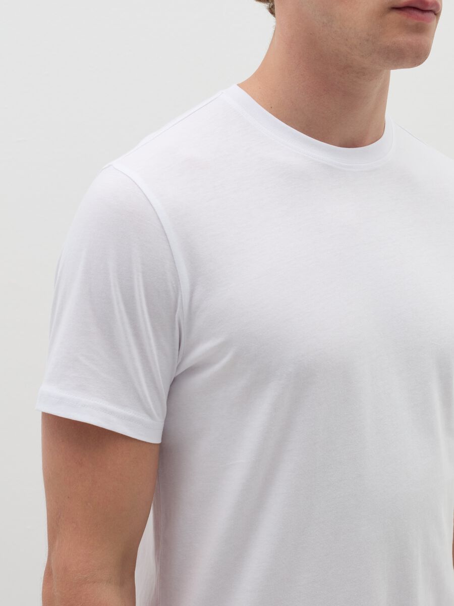 Three-pack organic cotton undershirts_1