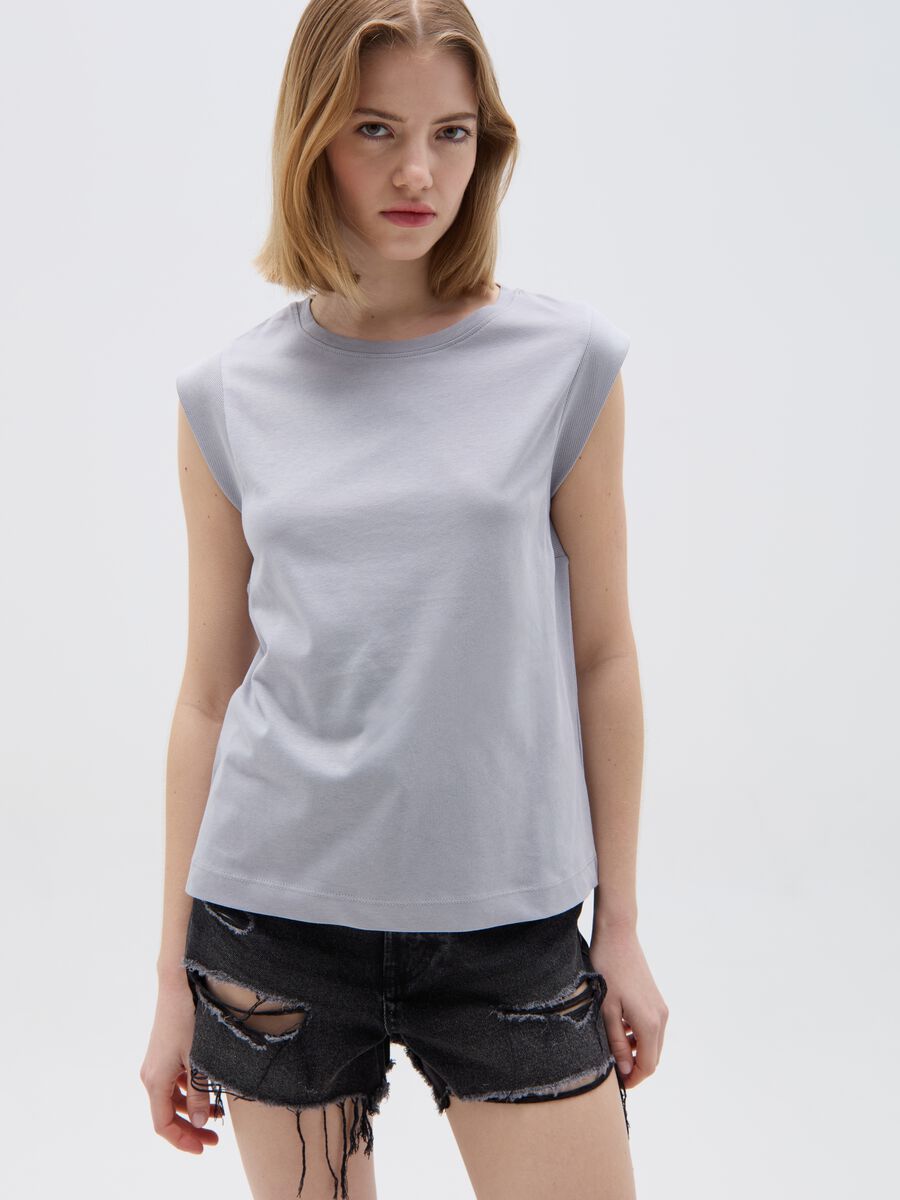 Relaxed-fit sleeveless T-shirt_0
