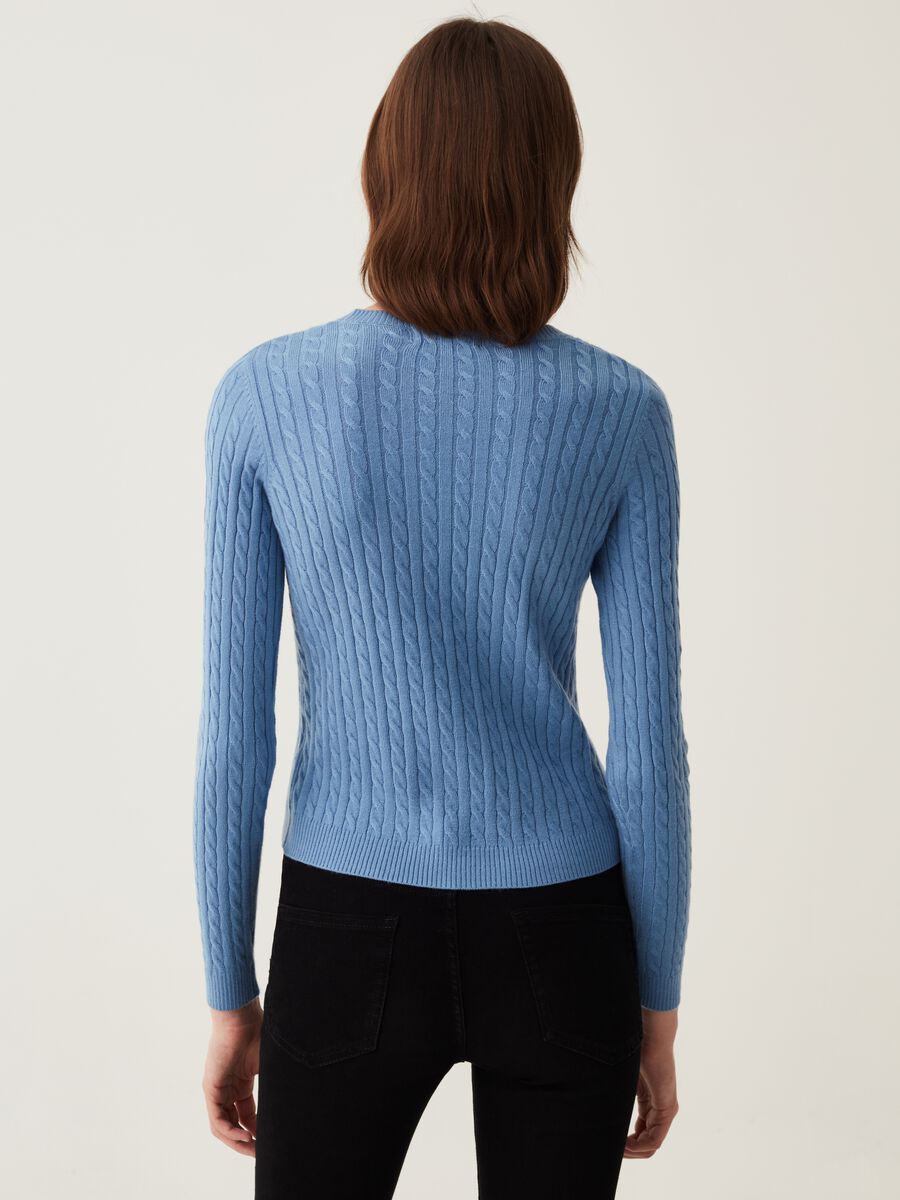 Pullover with round neck and ribbed design_2