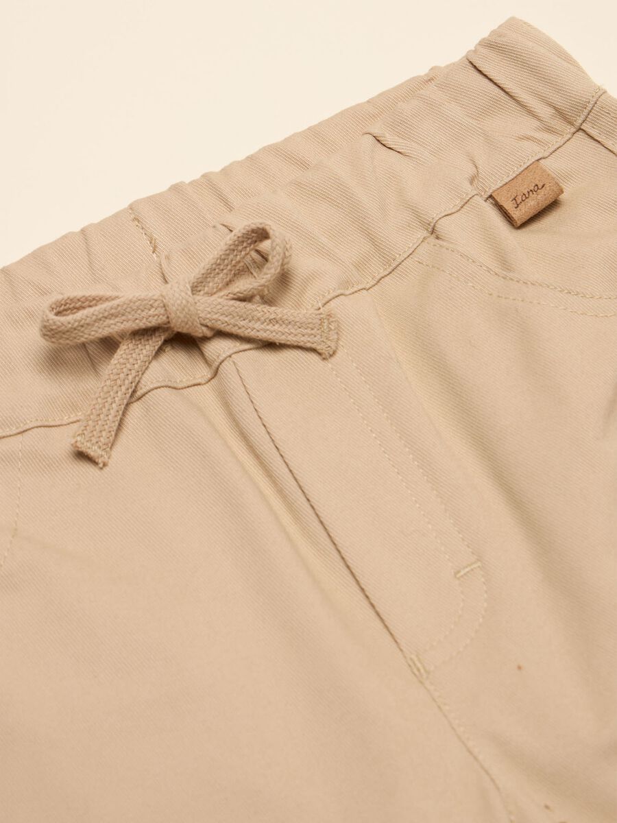 Pantaloni in twill di cotone stretch_1