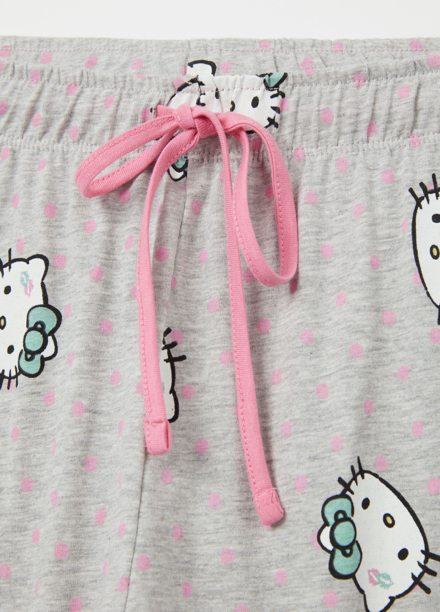 Pigiama con pantalone pinocchietto stampa Hello Kitty