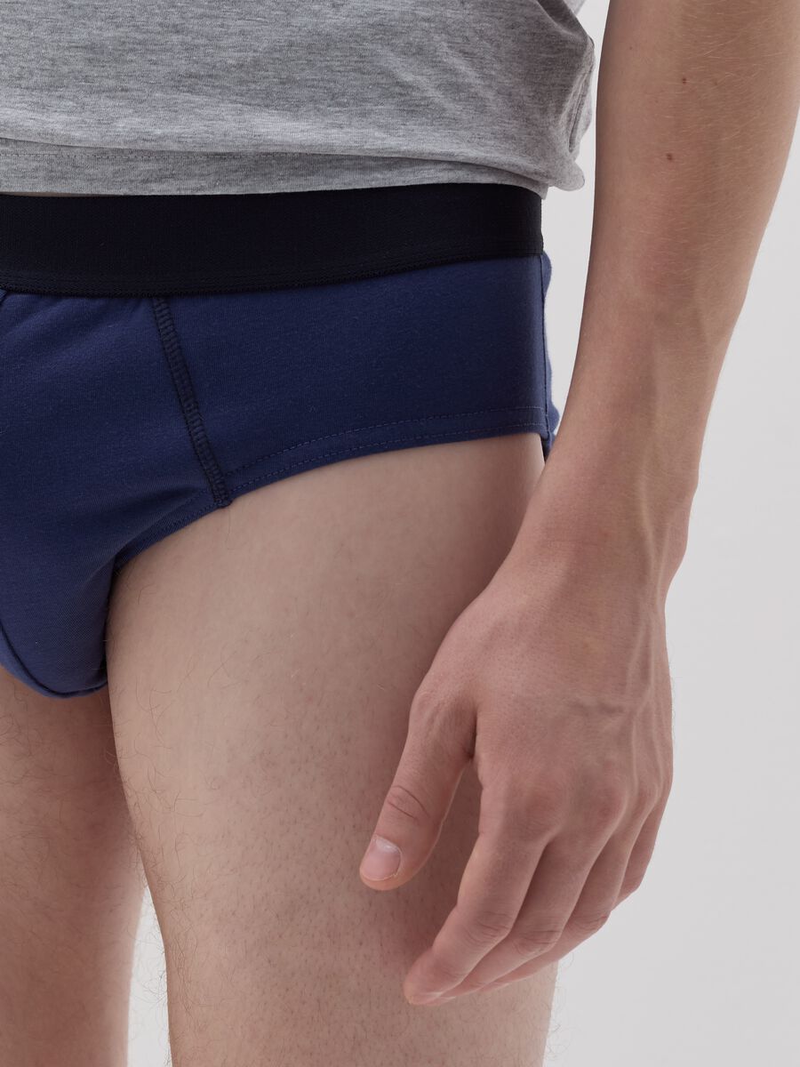 Three-pack patterned briefs in stretch organic cotton_5