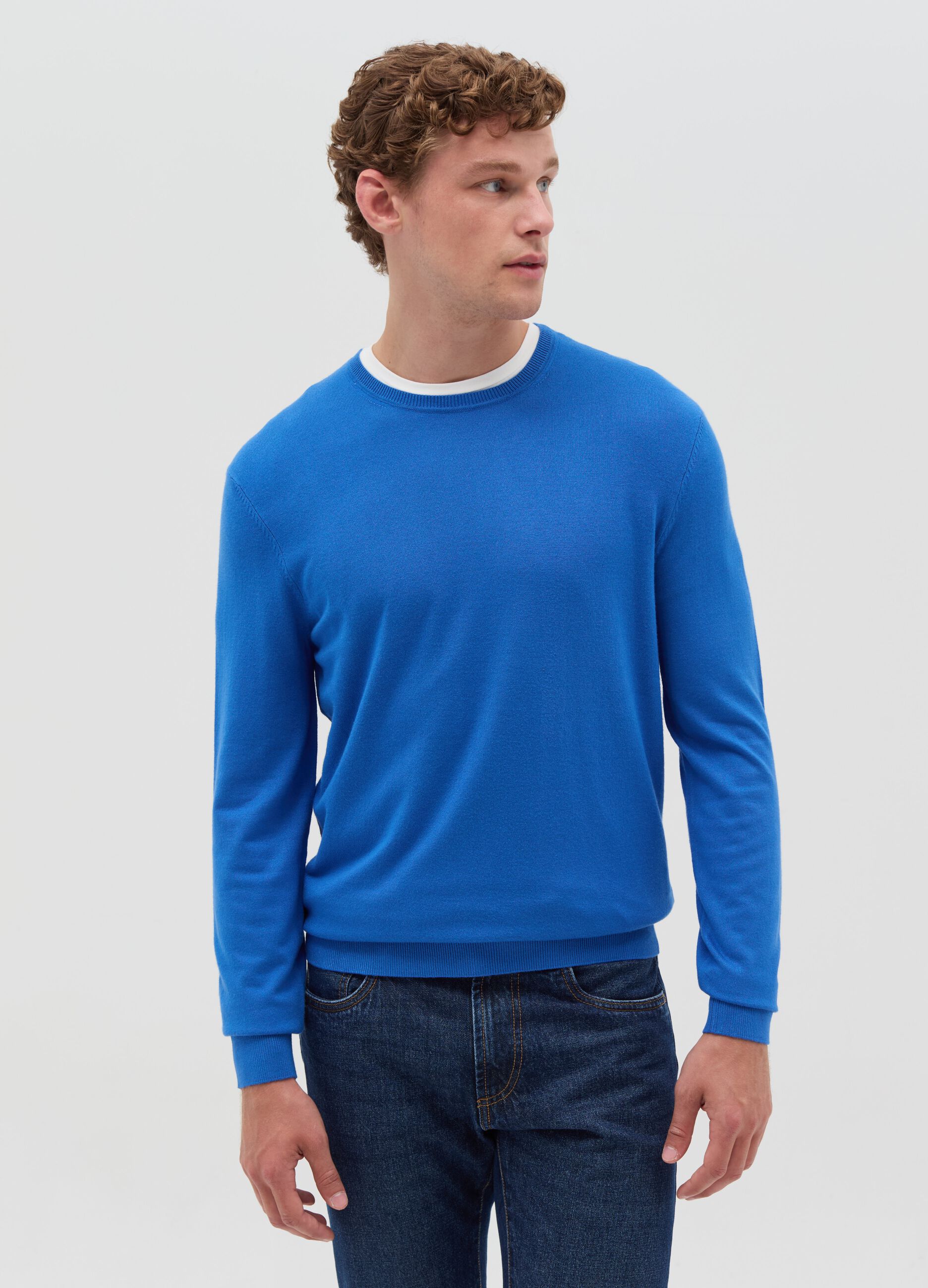 Round neck pullover