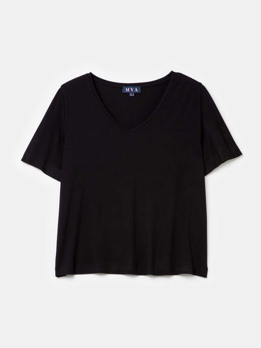 Curvy V-neck T-shirt_4