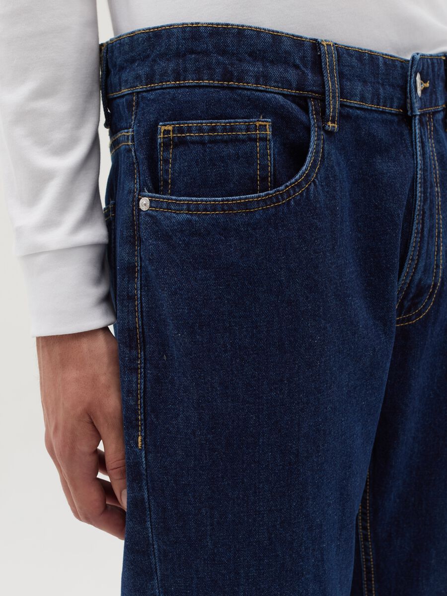 Regular-fit jeans with five pockets_3